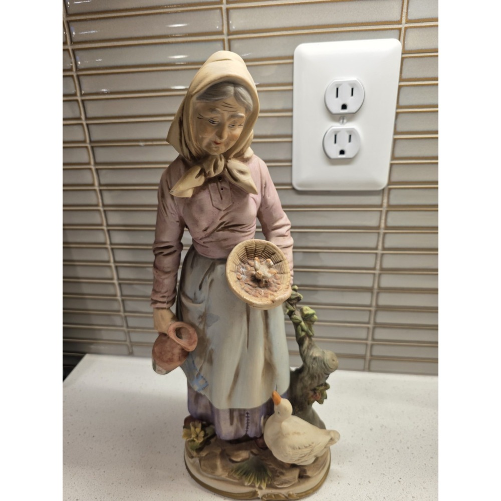 Home Interior Old Woman #8816 Excellent Condition Homco